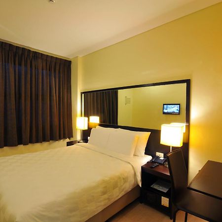 Go Hotels Iloilo Kültér fotó