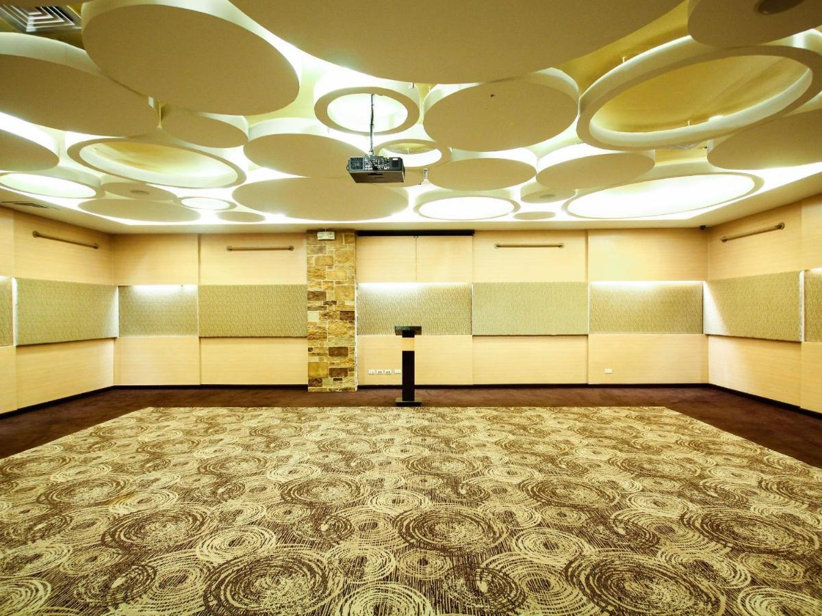 Go Hotels Iloilo Kültér fotó