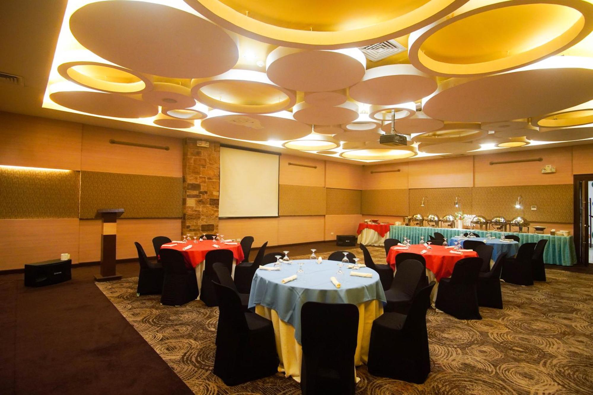 Go Hotels Iloilo Kültér fotó