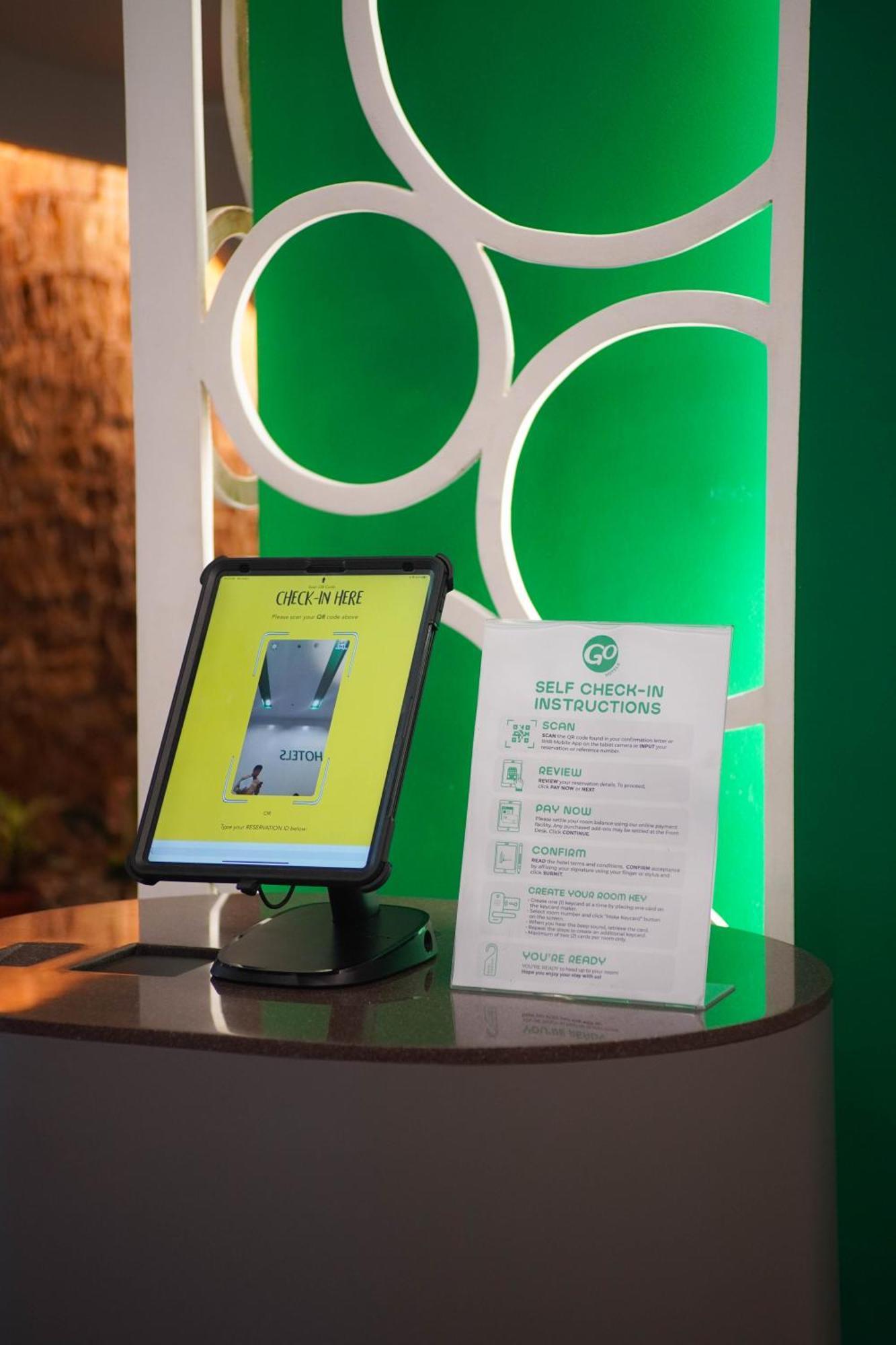 Go Hotels Iloilo Kültér fotó