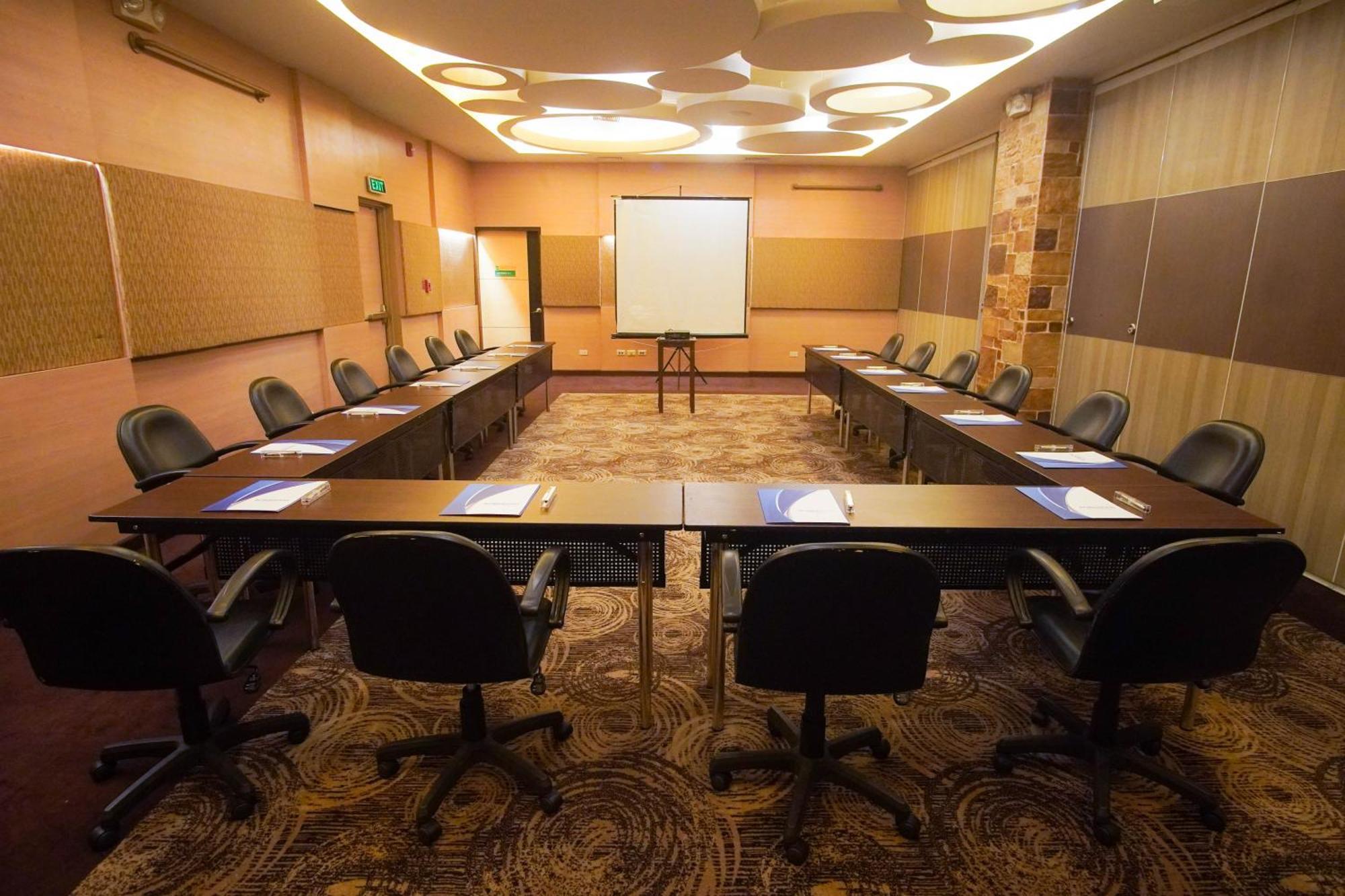 Go Hotels Iloilo Kültér fotó