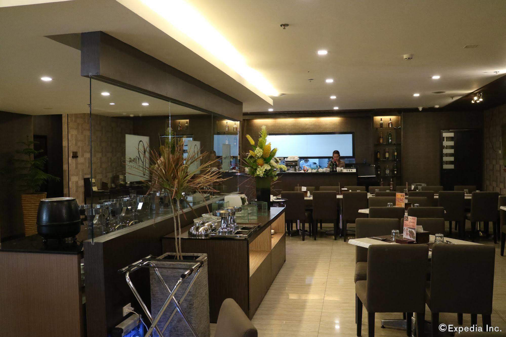 Go Hotels Iloilo Kültér fotó