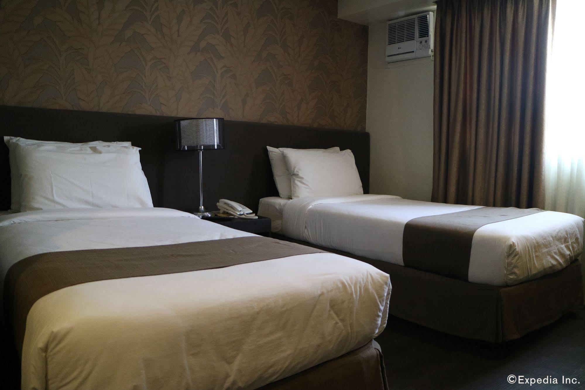 Go Hotels Iloilo Kültér fotó