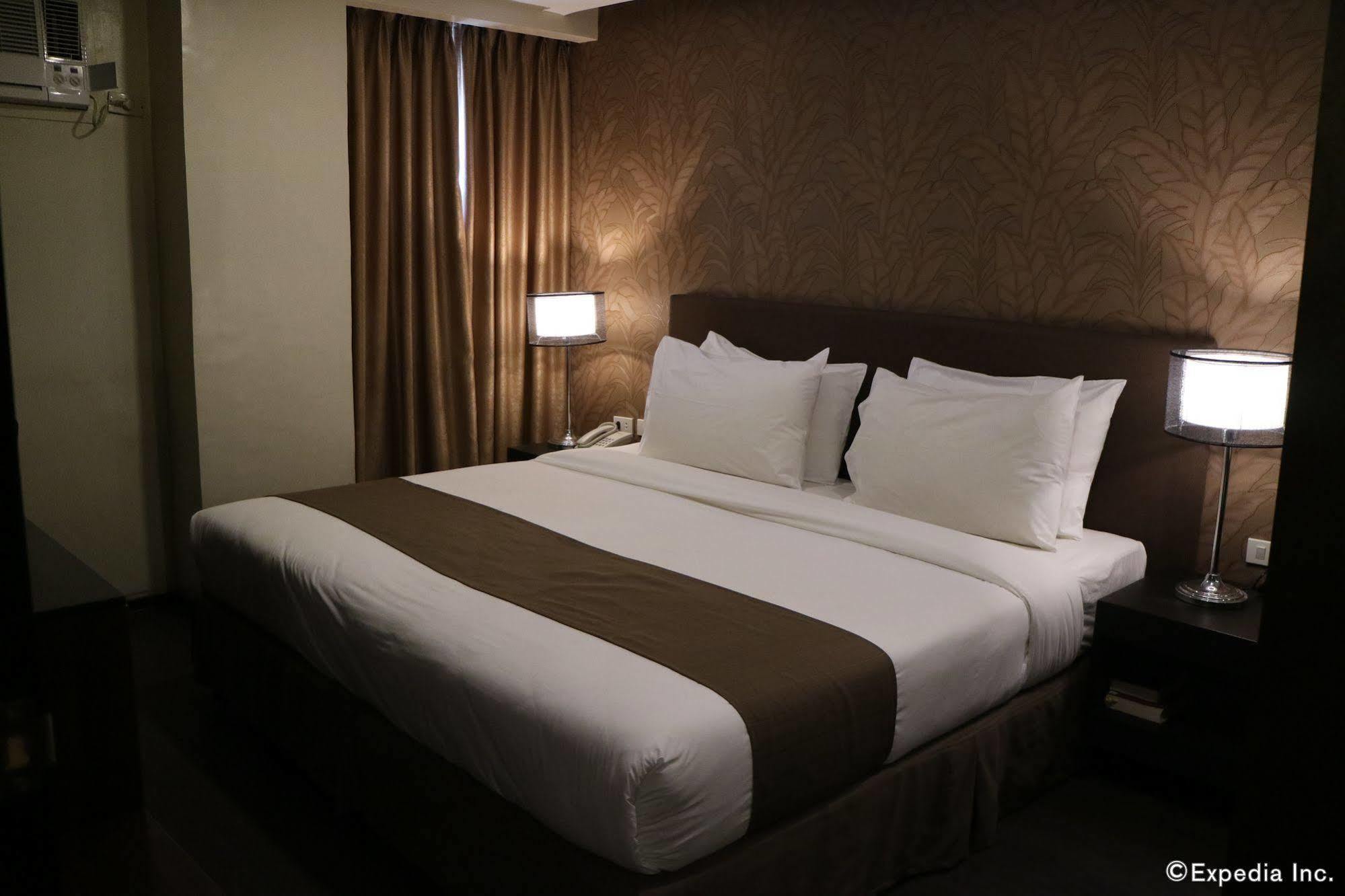 Go Hotels Iloilo Kültér fotó