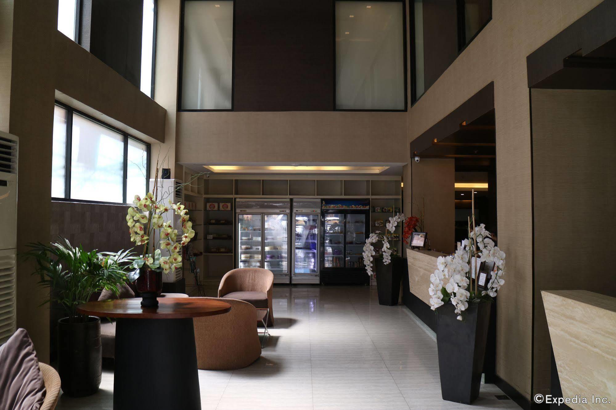 Go Hotels Iloilo Kültér fotó