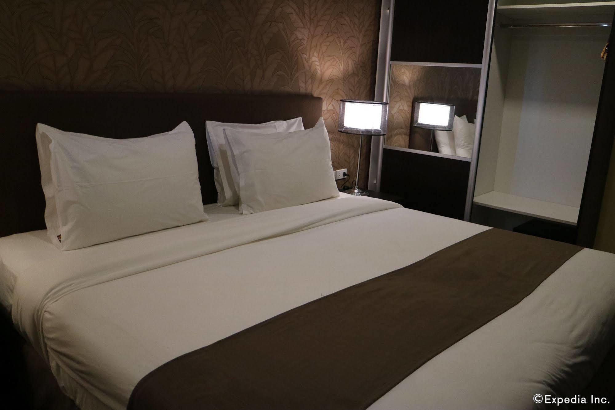 Go Hotels Iloilo Kültér fotó