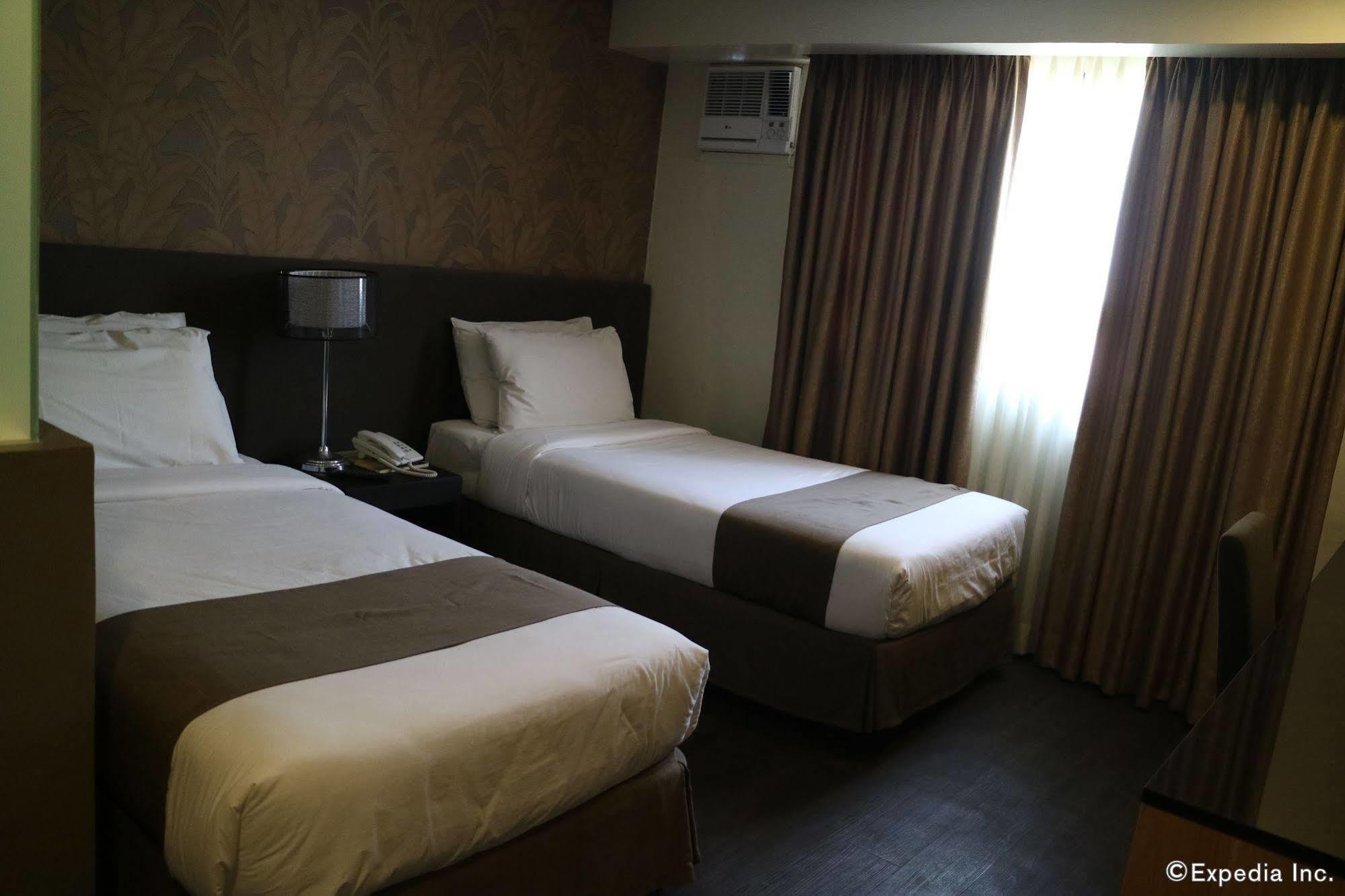 Go Hotels Iloilo Kültér fotó