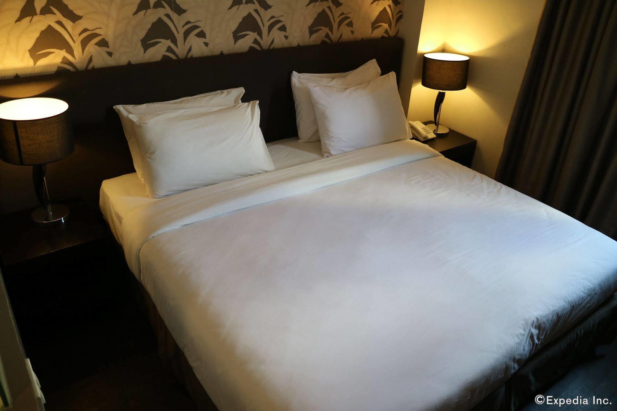 Go Hotels Iloilo Kültér fotó